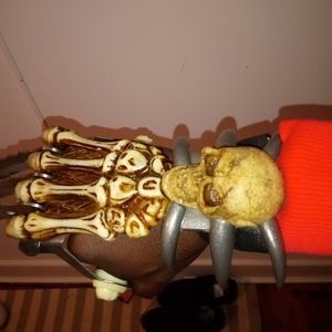 Halloween special Freddie's hand claw